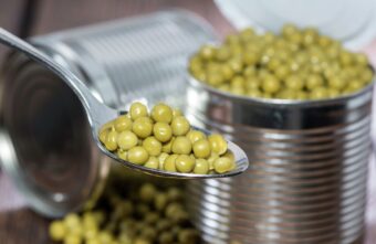 Жителям Верхневолжья рассказали, как правильно выбрать консервированный горошек Жителям Верхневолжья рассказали, как правильно выбрать консервированный горошек