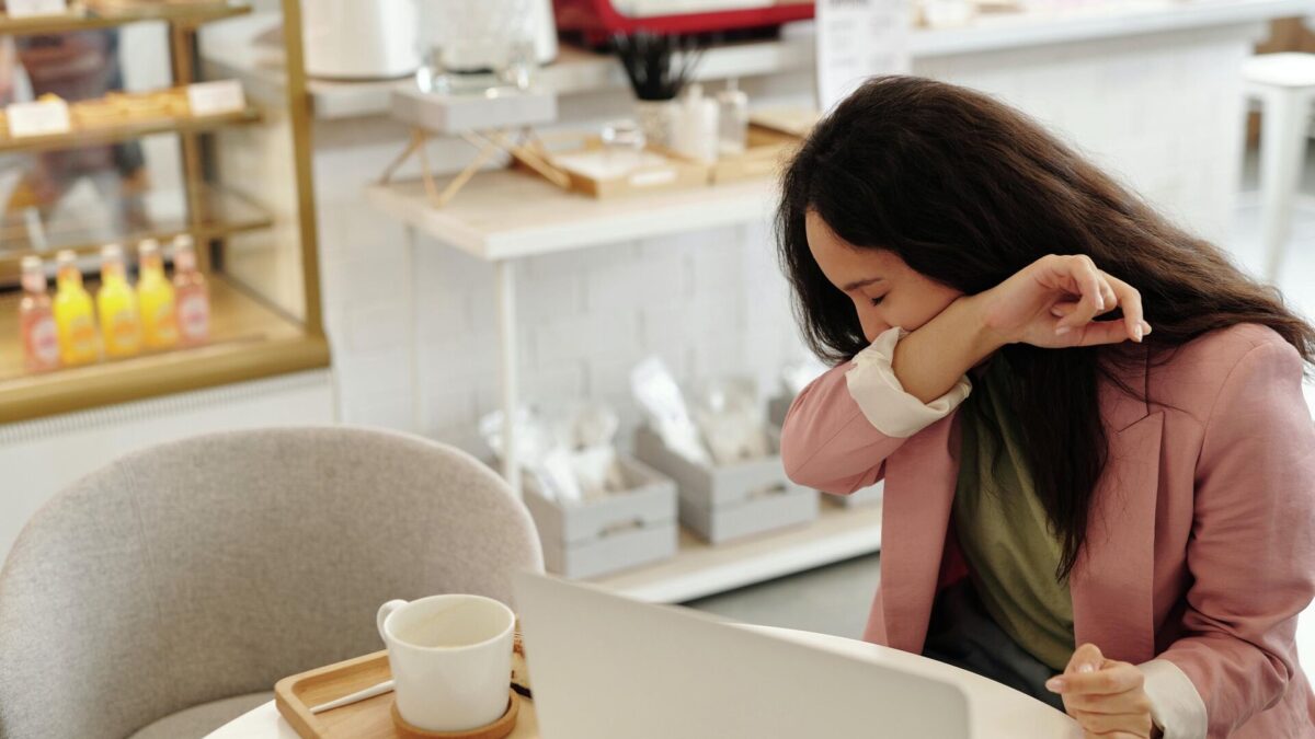 Врач рассказал, на какие смертельные заболевания может указывать икота