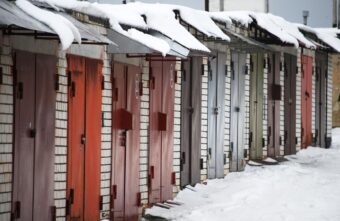 В центре Твери снесут аварийные гаражи