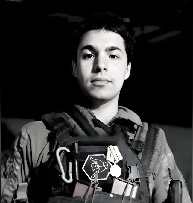 В зоне СВО погиб 20-летний Василий Романов из Твери