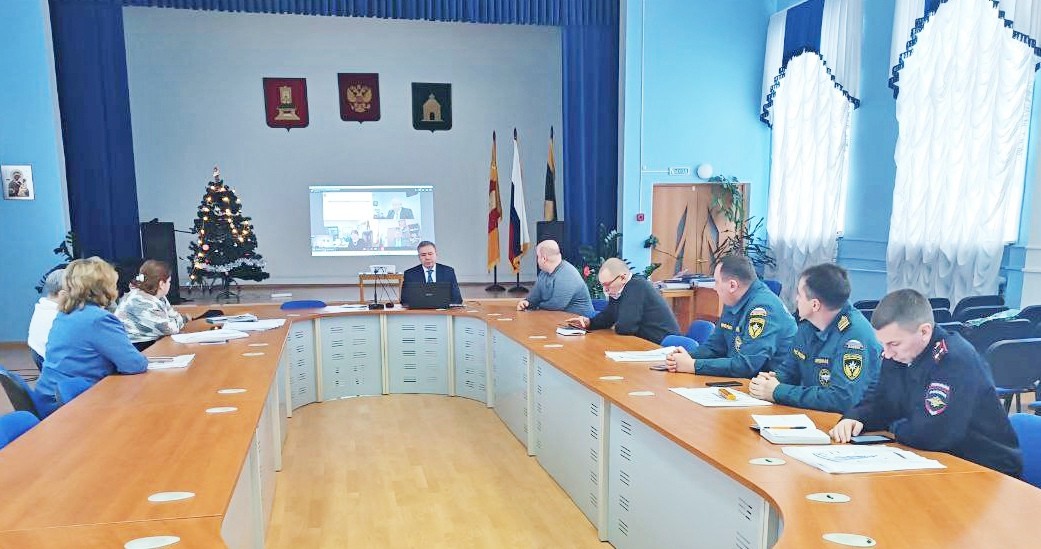 Таящиеся в праздники опасности обсудили в Тверской области