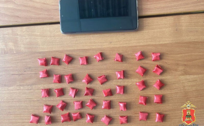 Две молодые девушки делали наркотические «закладки» в Твери