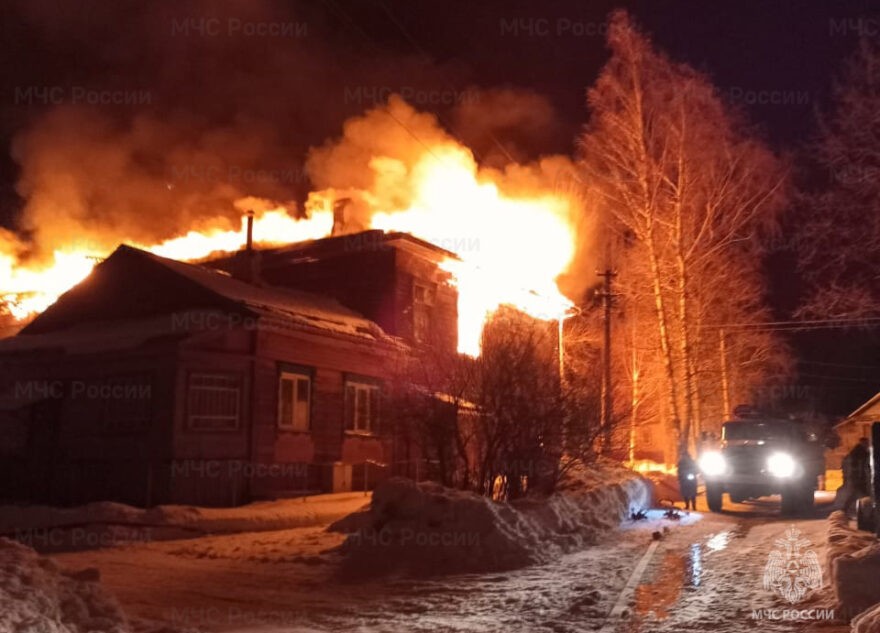 Крупный пожар произошёл в Тверской области в многоквартирном доме Крупный пожар произошёл в Тверской области в многоквартирном доме