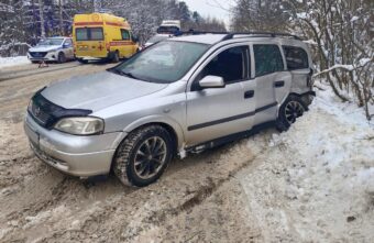 Водитель "Опеля" попал в больницу после столкновения с фурой в Тверской области Водитель "Опеля" попал в больницу после столкновения с фурой в Тверской области