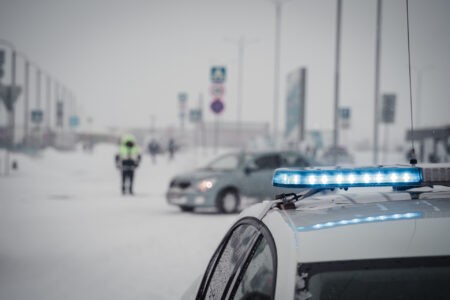В Тверской области Госавтоинспекция просит отказаться от дальних поездок из-за снегопада В Тверской области Госавтоинспекция просит отказаться от дальних поездок из-за снегопада