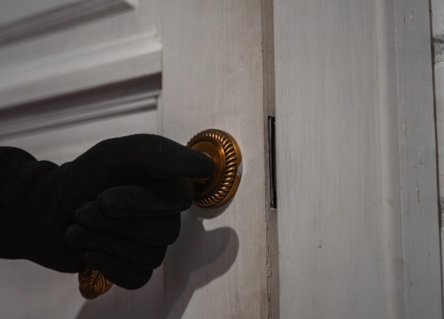 В Тверской области мужчину осудили за кражу икон