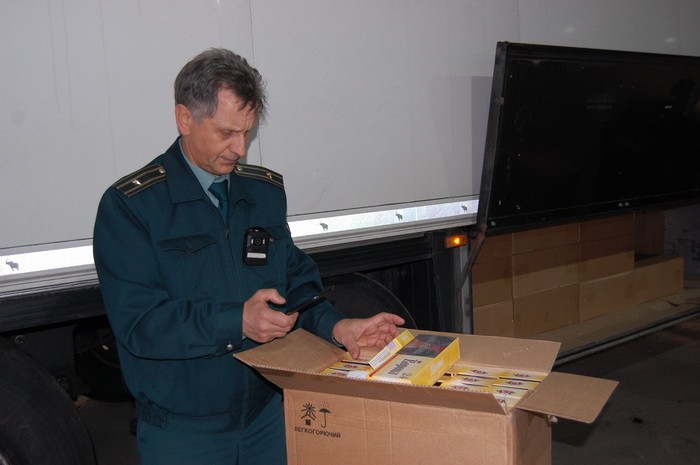 В Тверскую область пытались провезти белорусские контрафактные сигареты В Тверскую область пытались провезти белорусские контрафактные сигареты