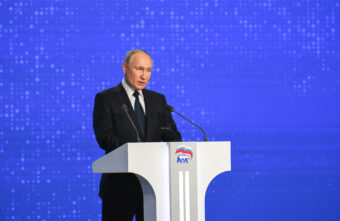 Съезд Всероссийской политической партии «Единая Россия» единогласно поддержал выдвижение Владимира Путина