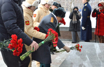У Обелиска Победы в Твери прошёл митинг в честь 82-й годовщины освобождения Калинина от немецко-фашистских захватчиков