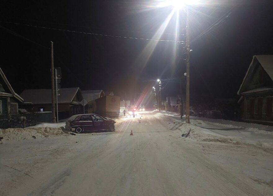 Несовершеннолетний пассажир "Ситроена" пострадал в столкновении с фурой в Тверской области