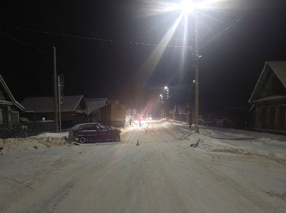 Несовершеннолетний пассажир "Ситроена" пострадал в столкновении с фурой в Тверской области