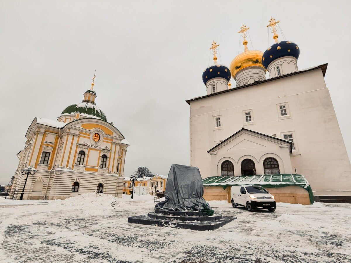 Что под покрывалом