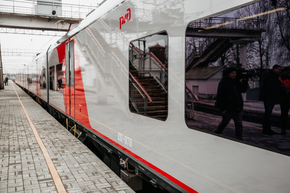 На новогодние праздники РЖД запустит больше 1300 дополнительных поездов |  ТОП Тверь новости