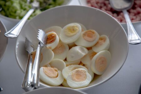 Стало известно, когда в России подешевеют яйца