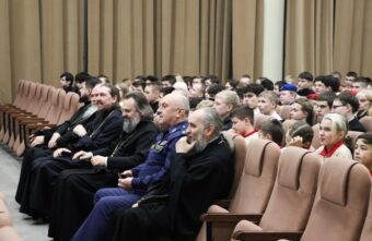 Тверским суворовцам и школьникам показали фильм о главных ценностях жизни