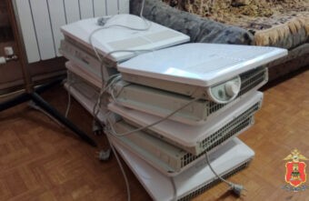 Из многоквартирного дома в Твери украли десять электрообогревателей