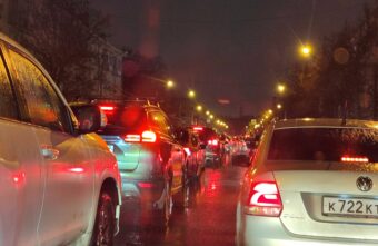 На проспекте Ленина в Твери собралась большая пробка