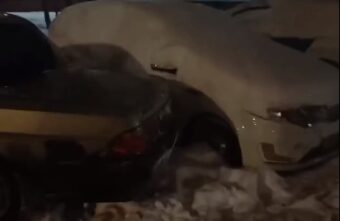 Пьяный за рулем: в Твери автомобилист у школы "зацепил" несколько машин Пьяный за рулем: в Твери автомобилист у школы "зацепил" несколько машин