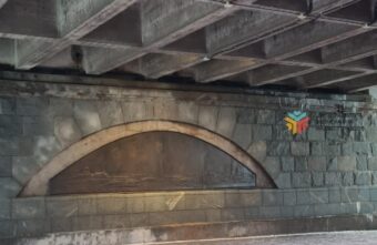 В Твери под Новым мостом появилась интерактивная подсветка