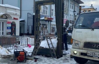 В центре Твери устанавливают бронзовый арт-объект