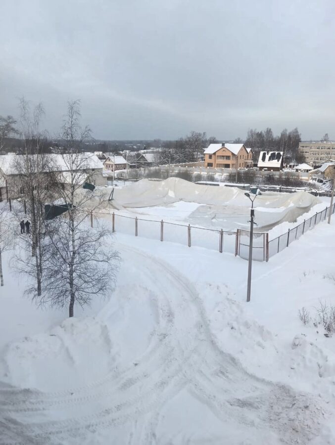 В Тверской области под тяжестью снега упал ФОК