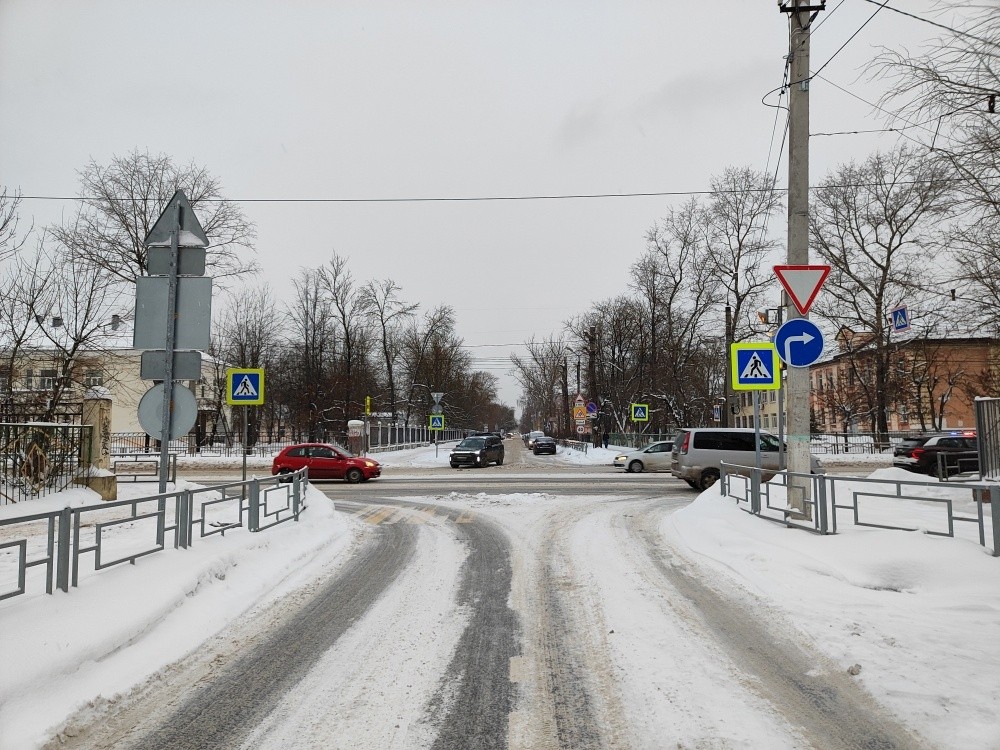 Водитель "Логана" сбил 16-летнюю девушку на зебре в Твери