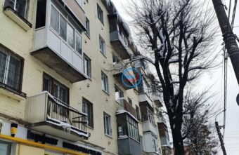Житель Твери пожаловался на УК, которая не сбивает опасные сосульки Житель Твери пожаловался на УК, которая не сбивает опасные сосульки