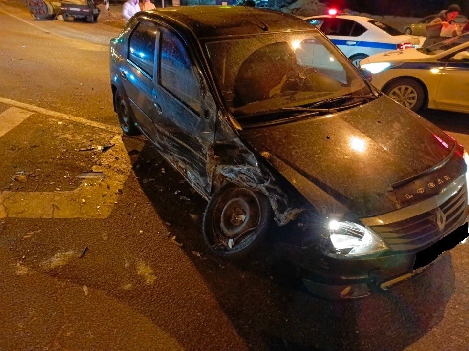 Стали известны подробности столкновения "Сарматмобиля" и Рено в Тверской области