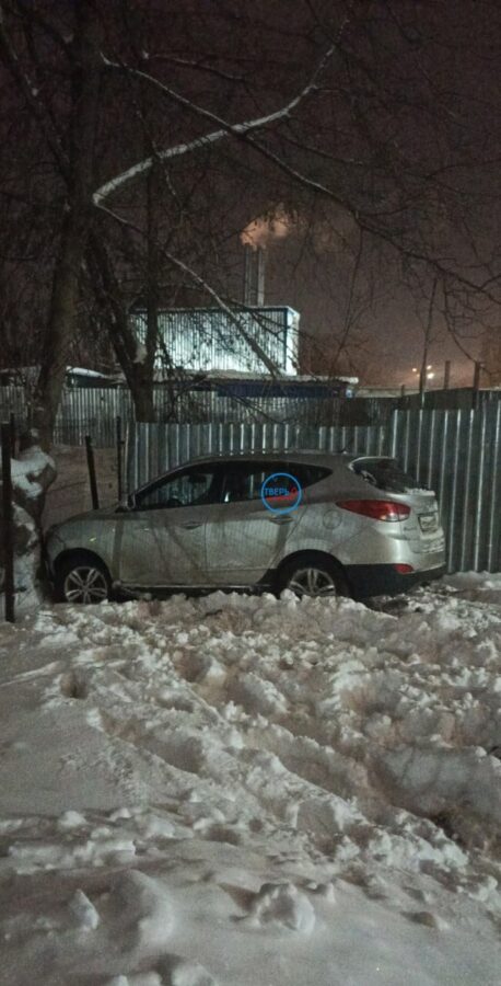 Пьяный за рулем: в Твери автомобилист у школы "зацепил" несколько машин