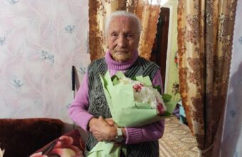 Труженица тыла Екатерина Винк отмечает вековой юбилей в Тверской области Труженица тыла Екатерина Винк отмечает вековой юбилей в Тверской области