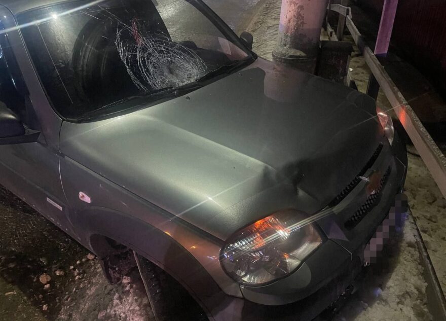 В Твери водитель пытался помочь пенсионерке и оказался под автомобилем