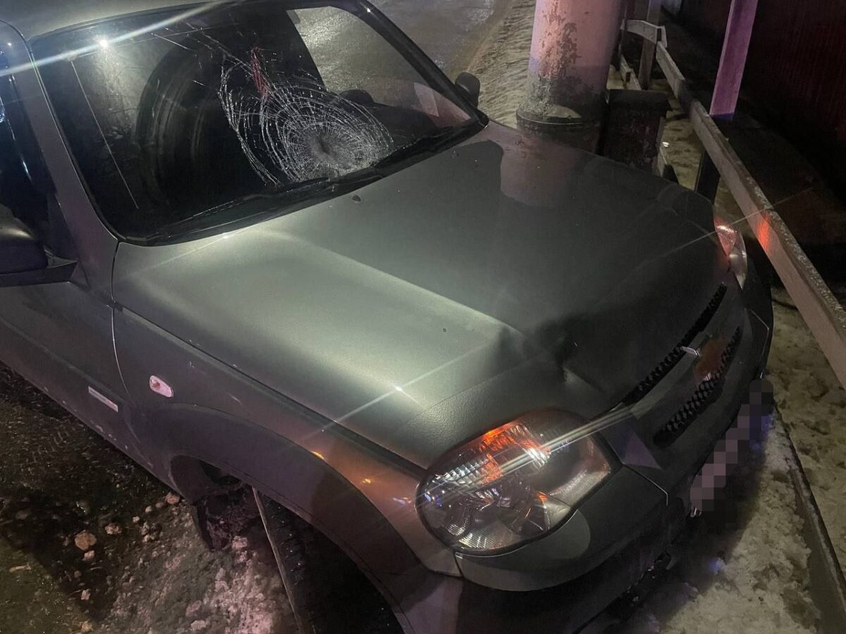 В Твери водитель пытался помочь пенсионерке и оказался под автомобилем