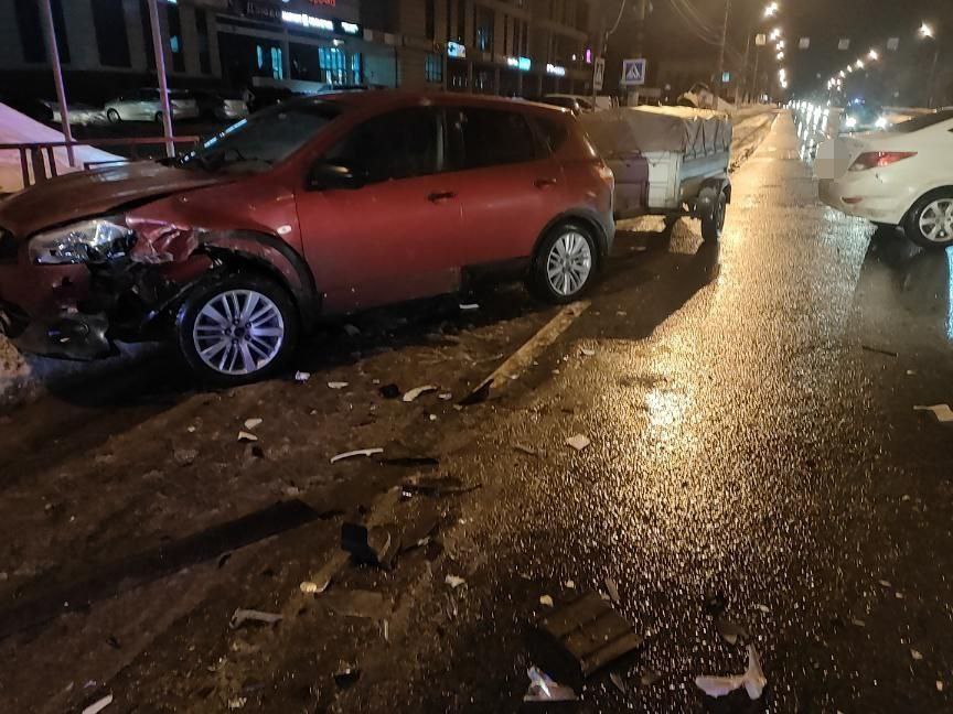 Две женщины пострадали в столкновении "Хёндая" и "Ниссана" в Твери