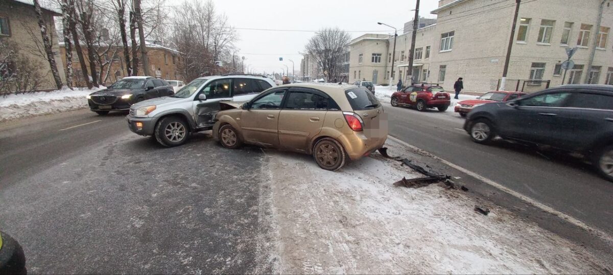 84-летняя женщина спровоцировала ДТП в Твери, есть пострадавшая