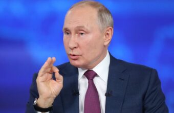 Владимир Путин подведет итоги года на большой пресс-конференции Владимир Путин подведет итоги года на большой пресс-конференции