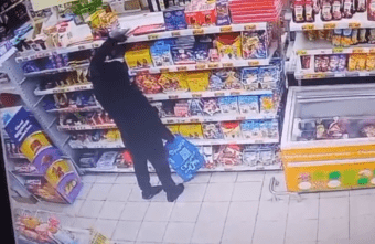 Житель Тверской области украл шоколадки ради алкоголя