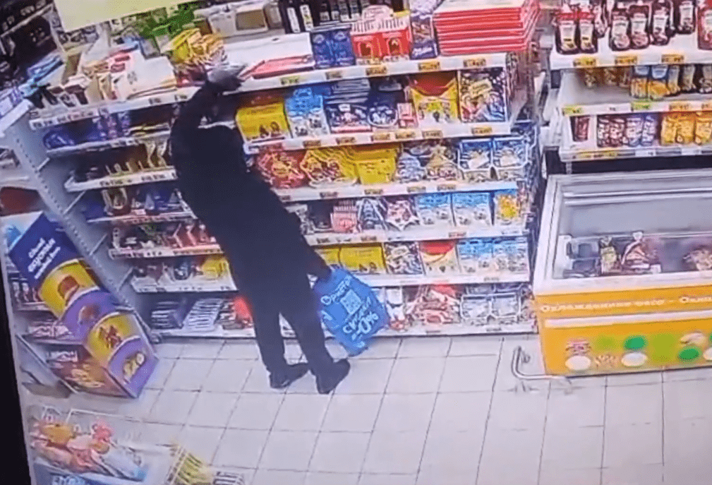 Житель Тверской области украл шоколадки ради алкоголя