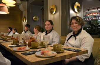 Тверские студенты приняли участие в гастрономическом проекте «Молодые повара» Тверские студенты приняли участие в гастрономическом проекте «Молодые повара»