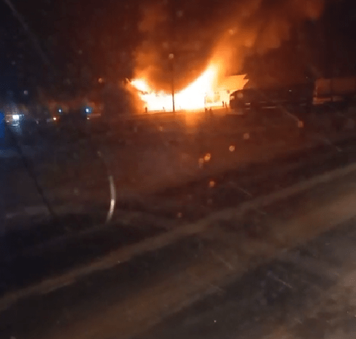 На трассе «Балтия» в Тверской области сгорело кафе