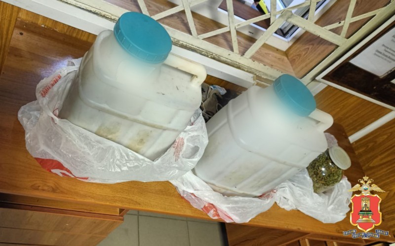 В Тверской области мужчина с марихуаной убегал от полиции