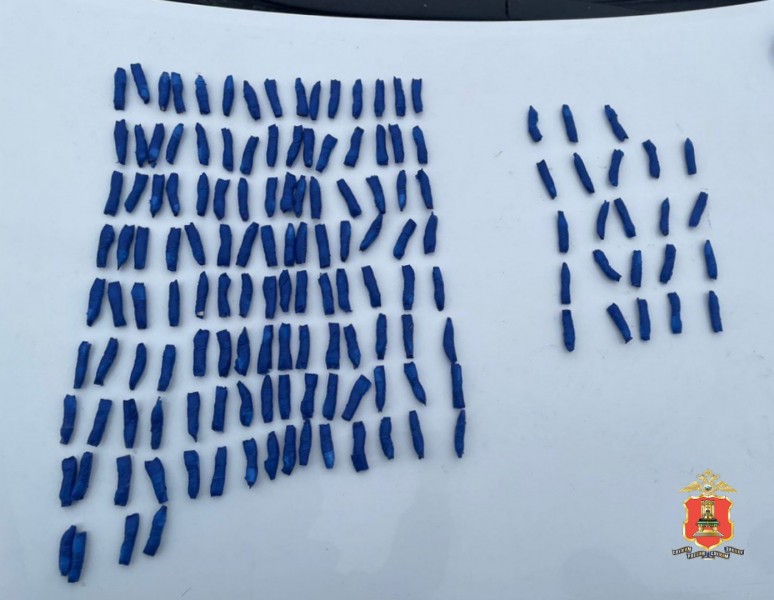 В Твери полицейские пресекли распространение крупной партии синтетического наркотика