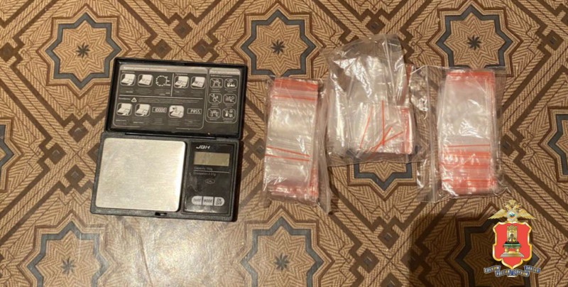 В Твери полицейские пресекли распространение крупной партии синтетического наркотика