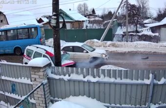 Санитарный автомобиль и автобус столкнулись в Тверской области Санитарный автомобиль и автобус столкнулись в Тверской области