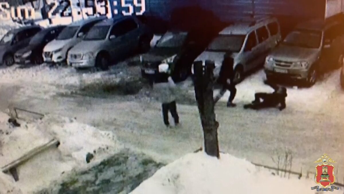 В Твери задержали несовершеннолетних, которые избили и ограбили молодого человека