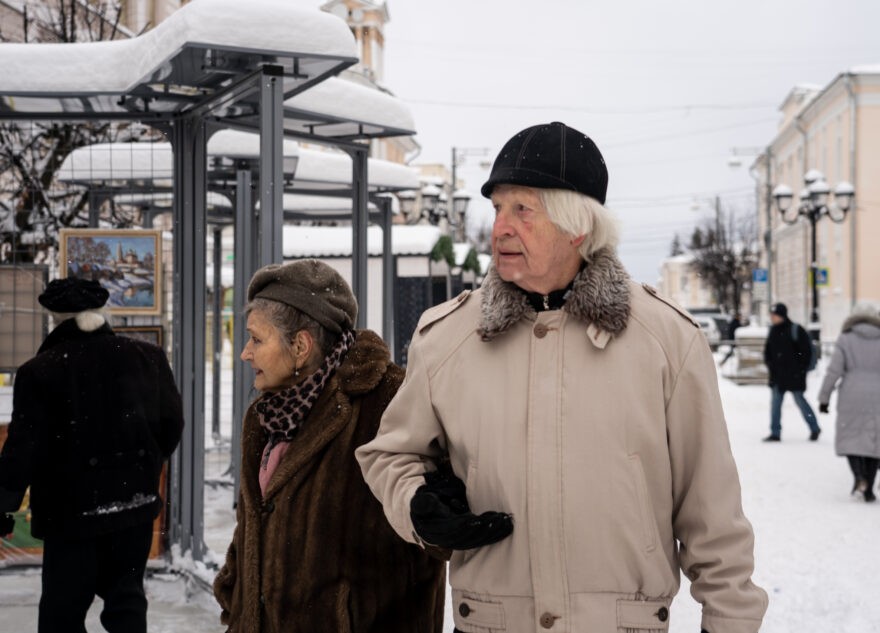 Стало известно, сколько денег выплатят российским семьям к юбилеям совместной жизни