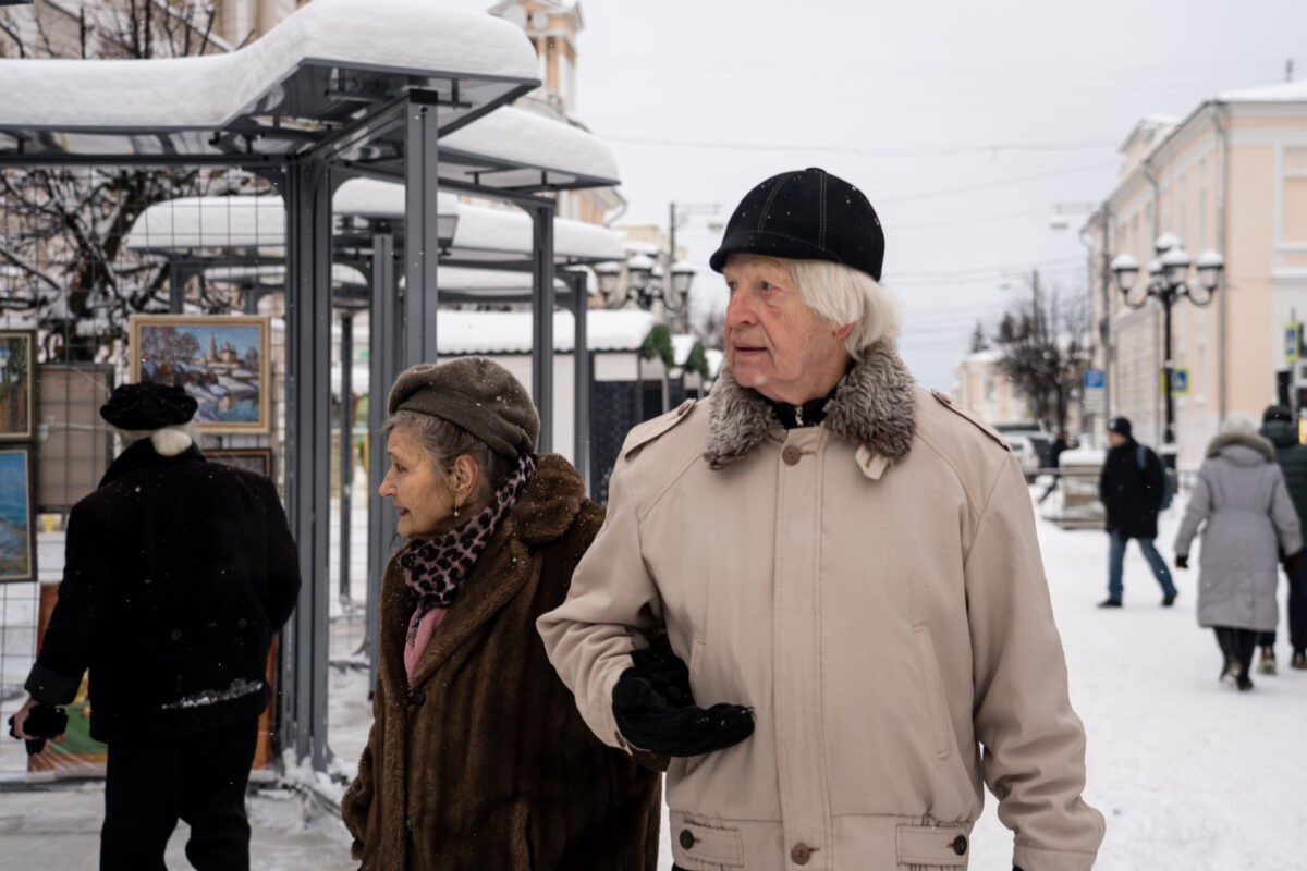 Стало известно, сколько денег выплатят российским семьям к юбилеям совместной жизни