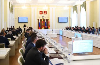 Игорь Руденя поблагодарил специалистов коммунальных служб и оперативных ведомств за работу в новогодние праздники Игорь Руденя поблагодарил специалистов коммунальных служб и оперативных ведомств за работу в новогодние праздники