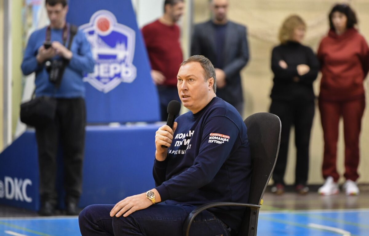 Прославленный российский волейболист провел мастер-класс для юных тверских спортсменов