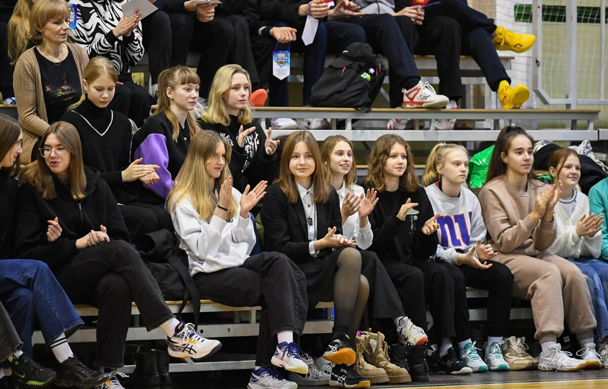 Прославленный российский волейболист провел мастер-класс для юных тверских спортсменов