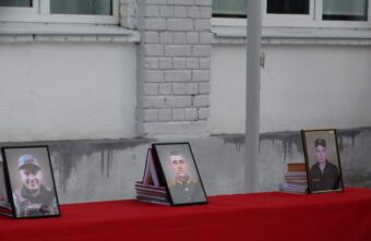 В Тверской области почтили память трех бойцов, погибших в СВО